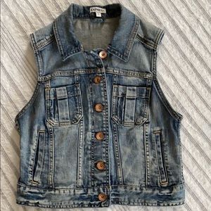 Demi Vest